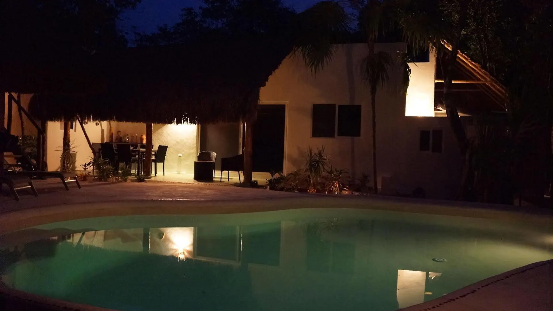 *** Guest house Jungle Dust Cancun Hotel Mexico